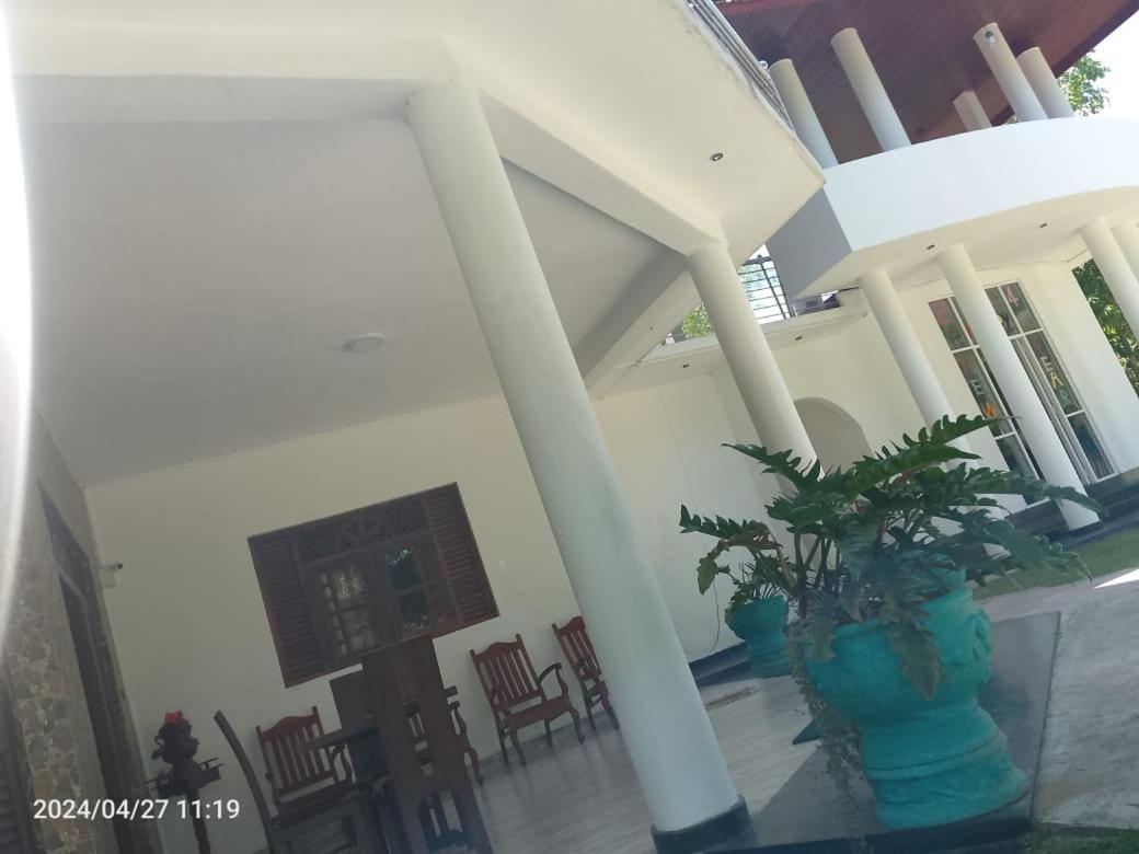 White Win Villa Elewela Exterior foto